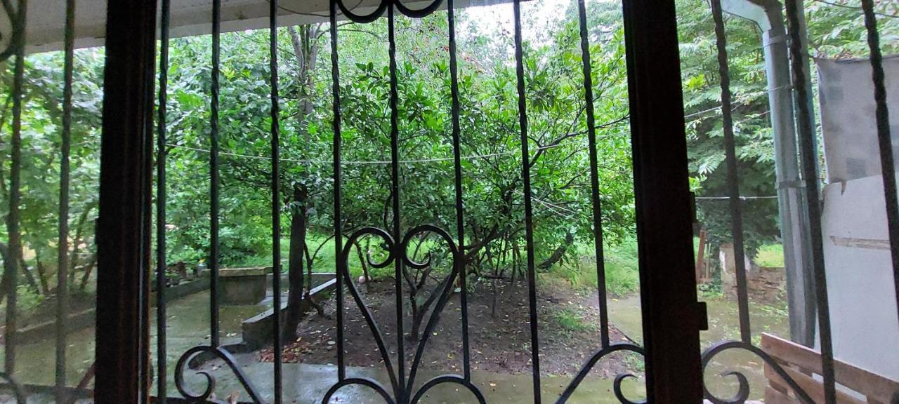 Geo Kutaisi Apartment Екстериор снимка