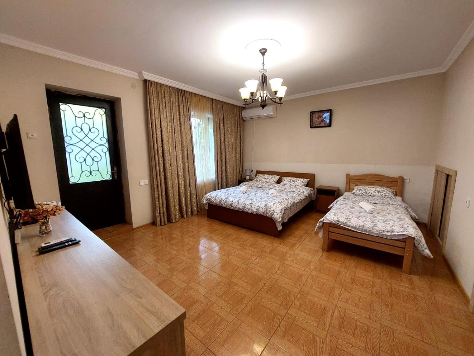 Geo Kutaisi Apartment Екстериор снимка